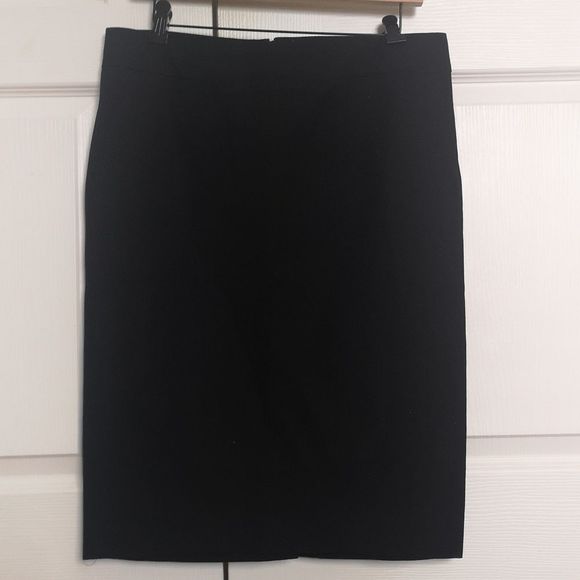 Gap Black Pencil Skirt, Stretchy Slim Fit, Size 10, Great! - Picture 2 of 16